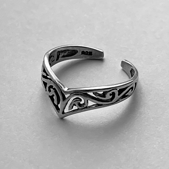 Sterling Silver V Shape Filigree Toe Ring, Silver Rings, Chevron Ring, Swirls - Picture 14 of 14